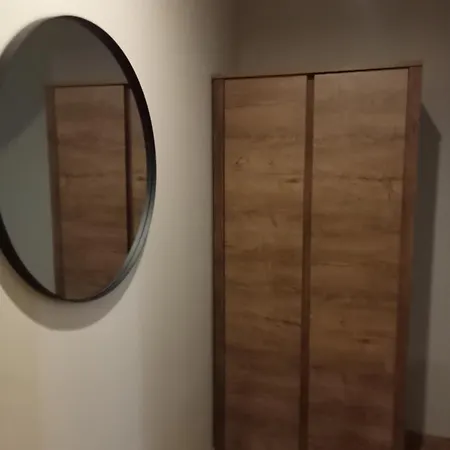 Erzso Apartman شقة *